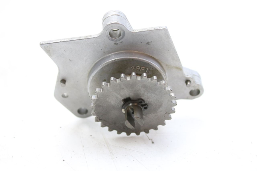 photo de POMPE A HUILE SUZUKI BURGMAN 125 (2007 - 2014) - Gros plan technique