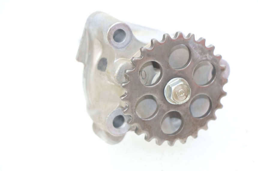 photo de POMPE A HUILE HONDA CBR RR FIREBLADE 900 (1992 - 1994) - Autre angle de vue