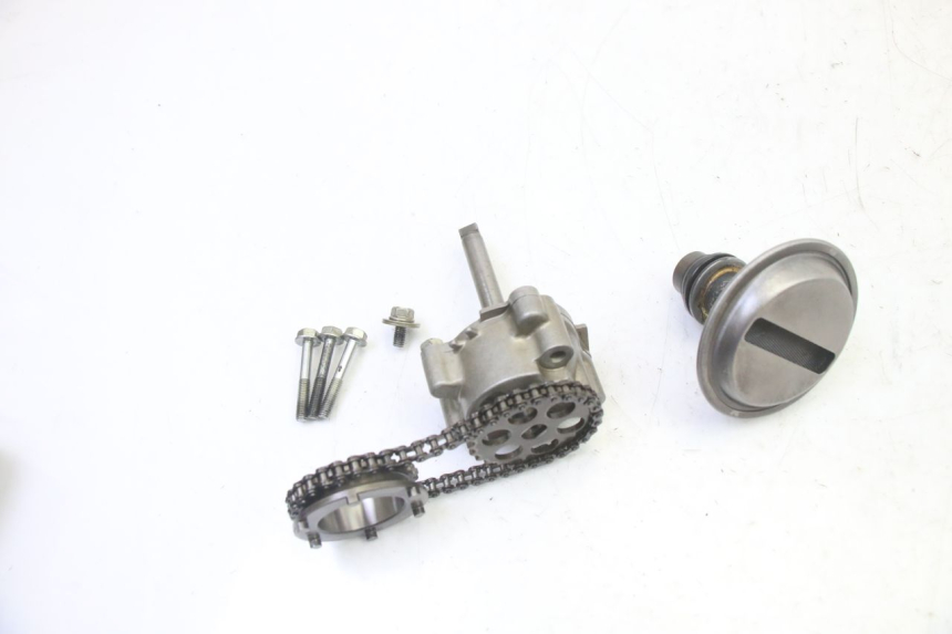 photo de POMPE A HUILE HONDA CBR RR FIREBLADE 900 (1992 - 1994) - Vue principale