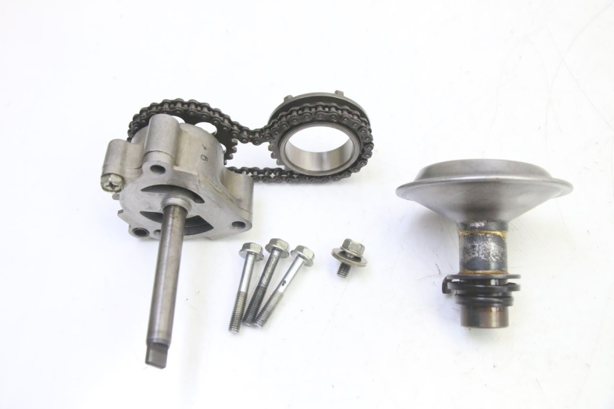 photo de POMPE A HUILE HONDA CBR RR FIREBLADE 900 (1992 - 1994) - Détail de la pièce