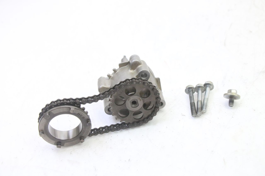 photo de POMPE A HUILE HONDA CBR RR FIREBLADE 900 (1992 - 1994) - Vue d’ensemble