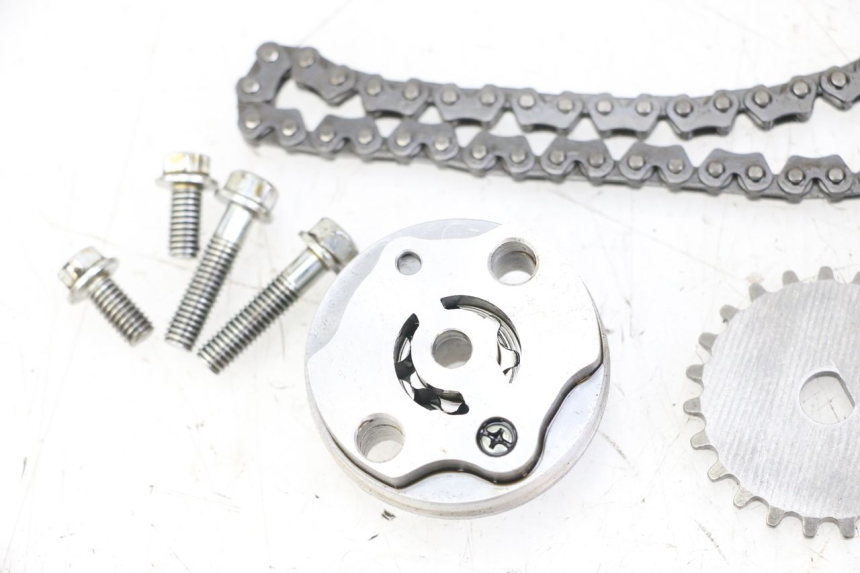 photo de POMPE A HUILE DAELIM BESBI 125 (2007 - 2008) - Gros plan technique