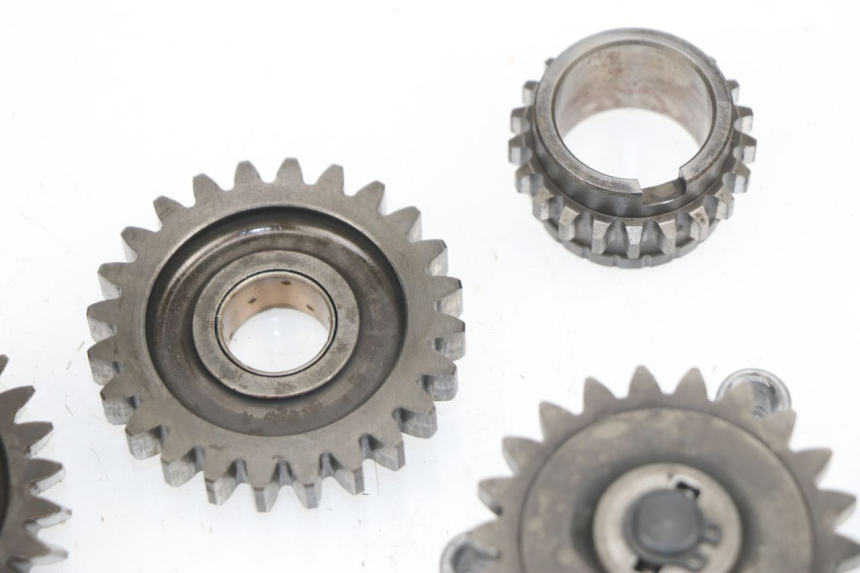 photo de POMPE A HUILE SUZUKI DR DJEBEL 600 (1985 - 1990) - Points de fixation