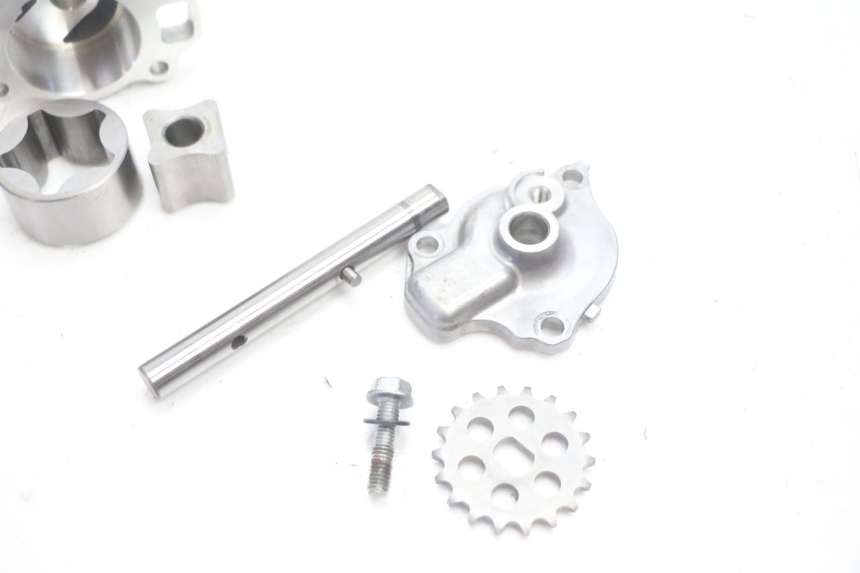 photo de POMPE A HUILE KAWASAKI ER-6 ER6 N 650 (2005 - 2009) - Points de fixation
