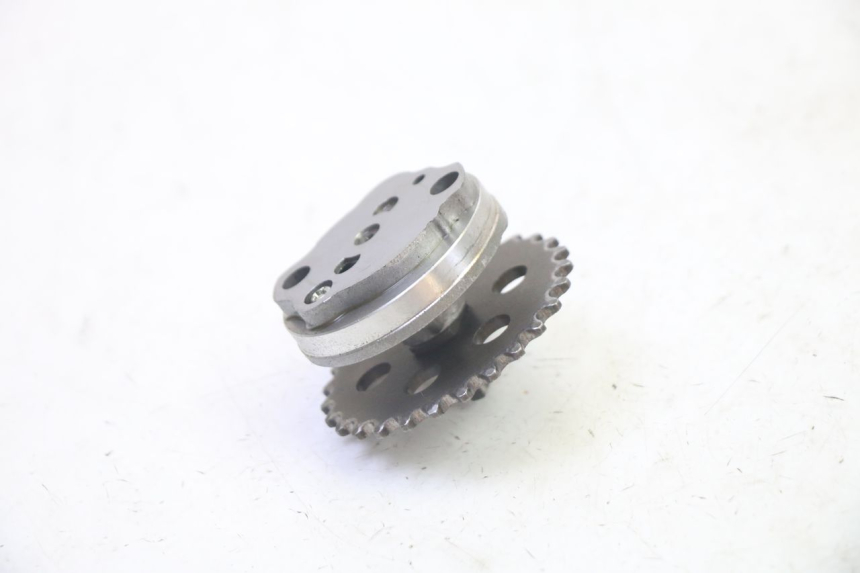 photo de POMPE A HUILE HONDA FES S-WING SWING ABS 125 (2007 - 2015) - Autre angle de vue