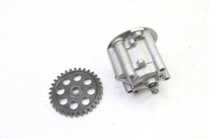 photo de POMPE A HUILE YAMAHA FJ 36Y 1100 (1984 - 1985) - Gros plan technique