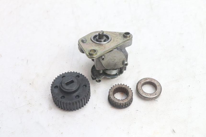 photo de POMPE A HUILE PIAGGIO FLY 2T 50 (2004 - 2017) - Autre angle de vue