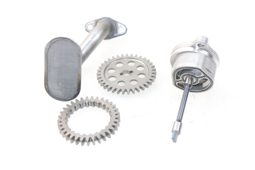 photo de POMPE A HUILE SUZUKI GSR 600 (2005 - 2012) - Autre angle de vue