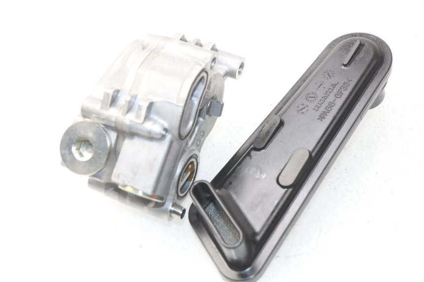 photo de POMPE A HUILE HONDA INTEGRA NC D 750 (2016 - 2018) - Gros plan technique