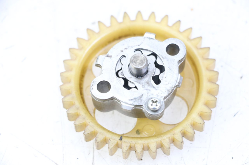 photo de POMPE A HUILE MBK MW TRYPTIK 125 (2014 - 2016) - Détail de la pièce