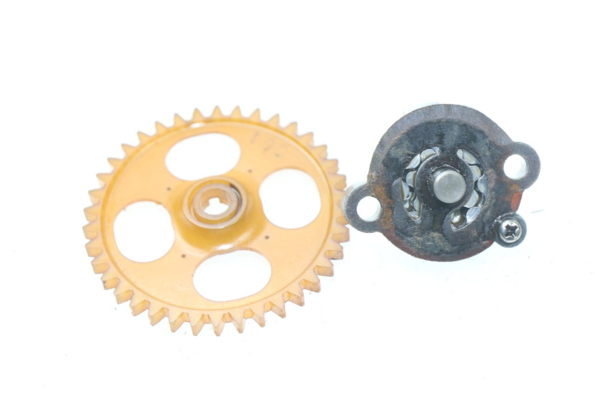 photo de POMPE A HUILE MBK OVETTO 4T 50 (2008 - 2016) - Zoom état d’usage