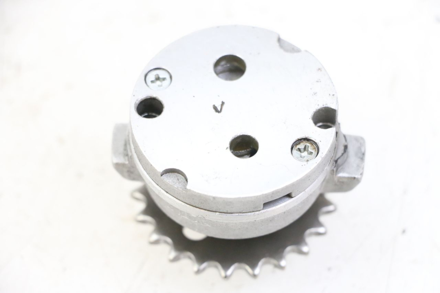 photo de POMPE A HUILE PIAGGIO VESPA GRANTURISMO 200 (2004 - 2005) - Détail de la pièce