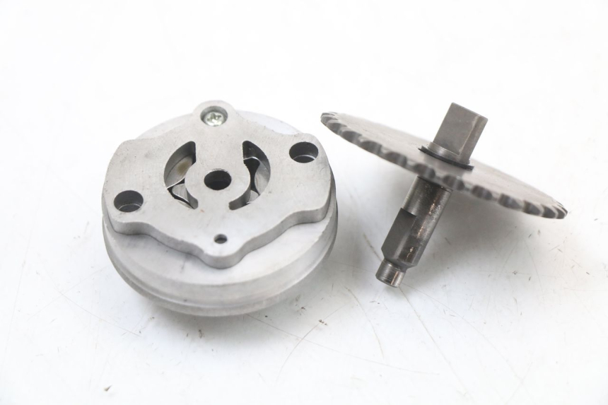 photo de POMPE A HUILE DAELIM S3 125 (2010 - 2017) - Autre angle de vue