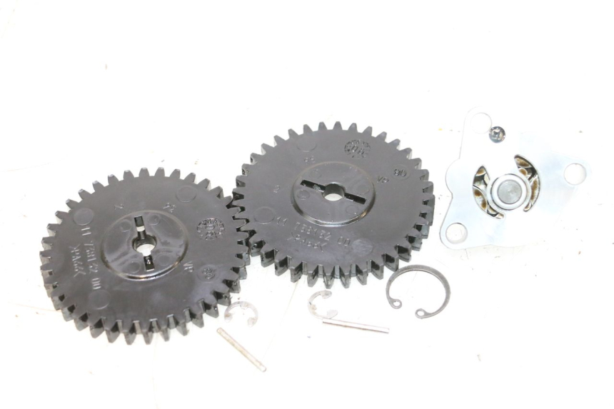 photo de POMPE A HUILE PEUGEOT SATELIS COMPRESSOR K15 125 (2006 - 2009) - Zoom état d’usage