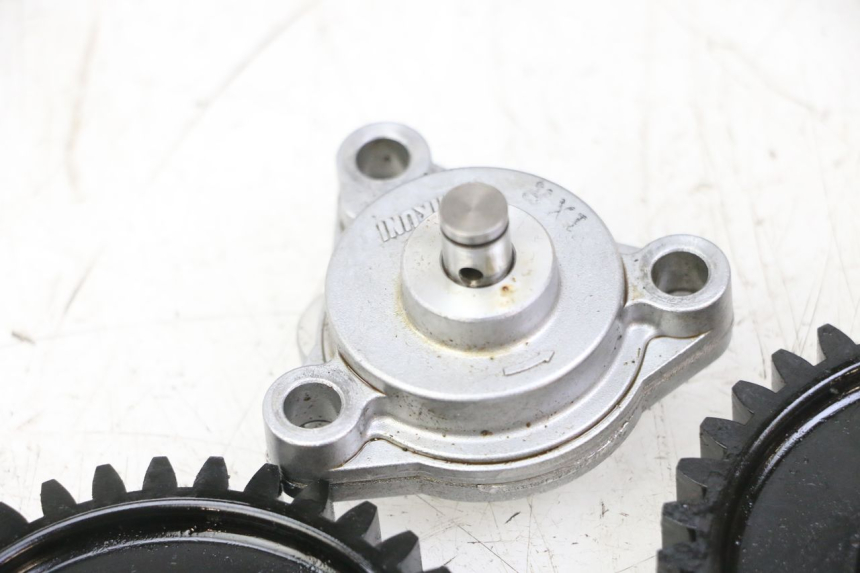 photo de POMPE A HUILE PEUGEOT SATELIS 125 (2013 - 2018) - Points de fixation