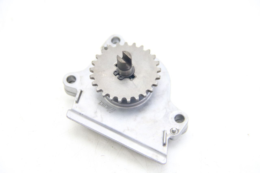 photo de POMPE A HUILE SUZUKI SIXTEEN 125 (2008 - 2010) - Vue principale