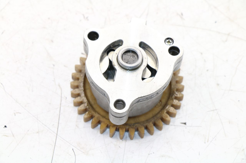 photo de POMPE A HUILE SUZUKI SFV GLADIUS 650 (2009 - 2015) - Détail de la pièce