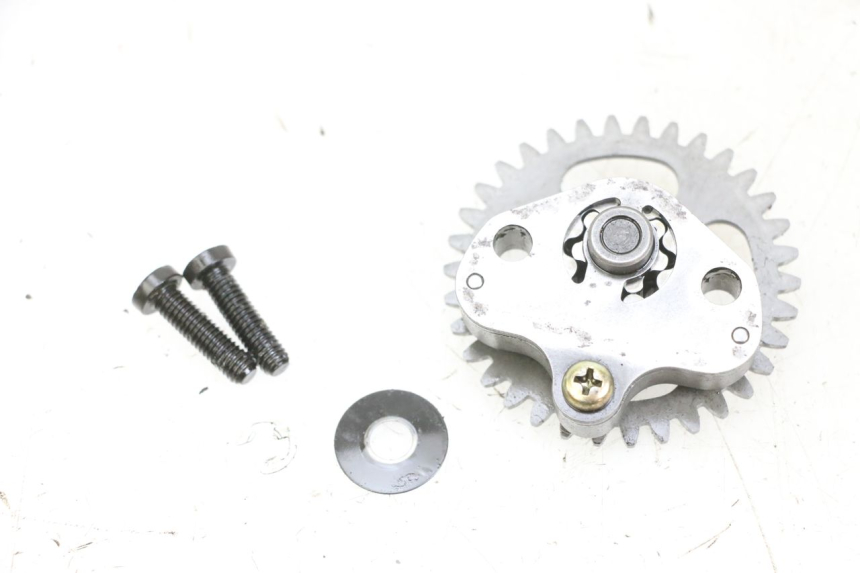 photo de POMPE A HUILE YAMAHA TTR 125 (2000 - 2020) - Autre angle de vue