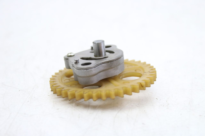 photo de POMPE A HUILE PEUGEOT TWEET 125 (2010 - 2017) - Autre angle de vue