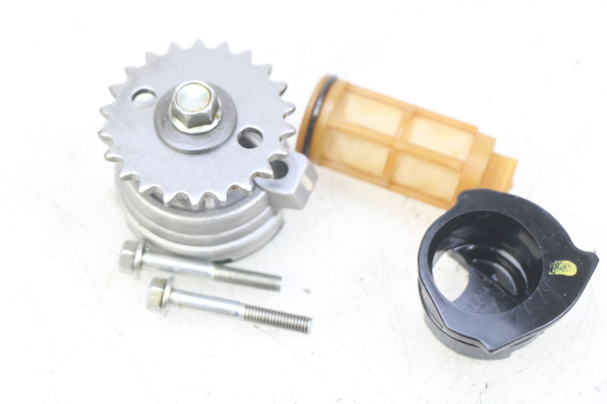 photo de POMPE A HUILE PIAGGIO VESPA GTS IGET ABS 125 (2017 - 2023) - Autre angle de vue