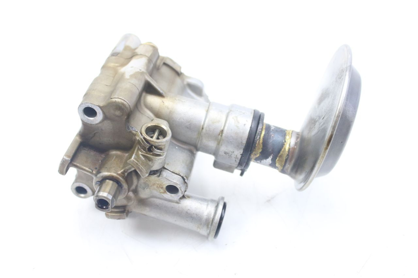 photo de POMPE A HUILE HONDA VFR FI RC46 800 (1998 - 2001) - Gros plan technique