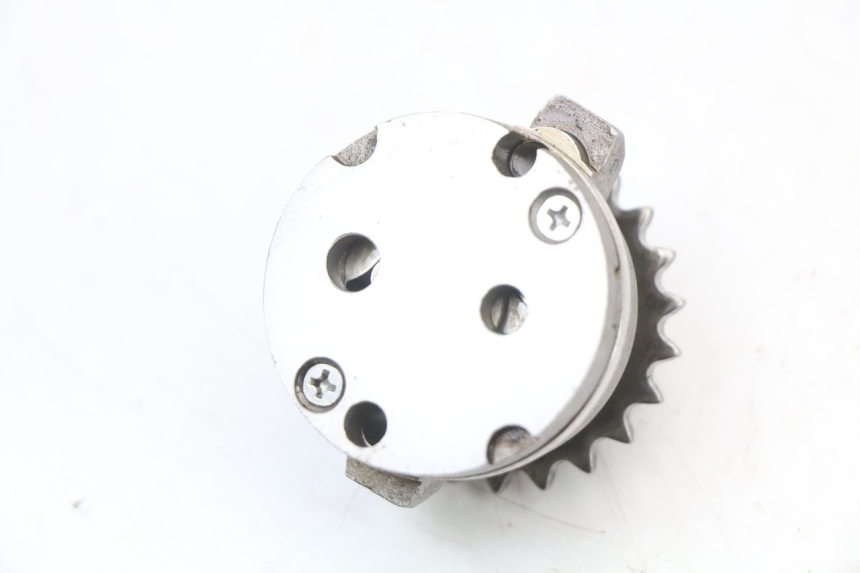 photo de POMPE A HUILE PIAGGIO X9 125 (2000 - 2003) - Gros plan technique