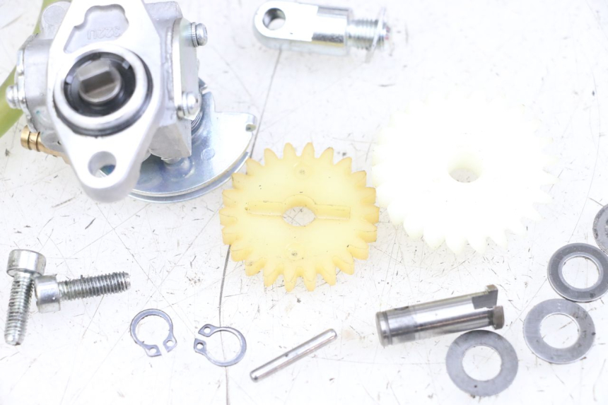 photo de POMPE A HUILE FANTIC XM PERFORMANCE 2T 50 (2021 - 2022) - Gros plan technique