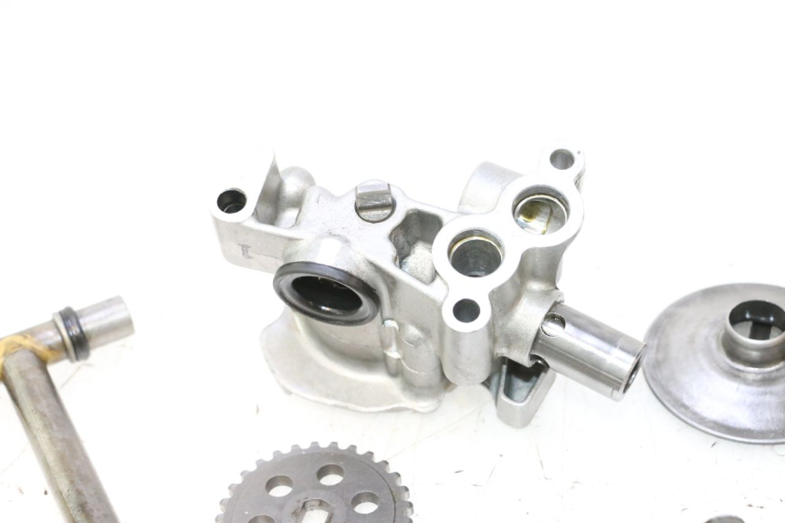 photo de POMPE A HUILE HONDA XRV AFRICA TWIN 750 (1990 - 1992) - Points de fixation