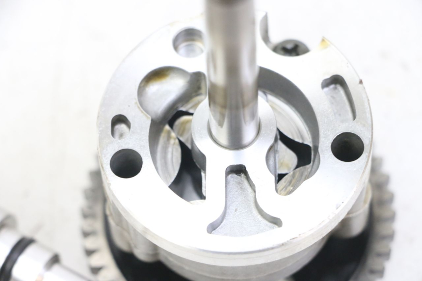 photo de POMPE A HUILE YAMAHA FZS FAZER 600 (2001 - 2003) - Zoom état d’usage