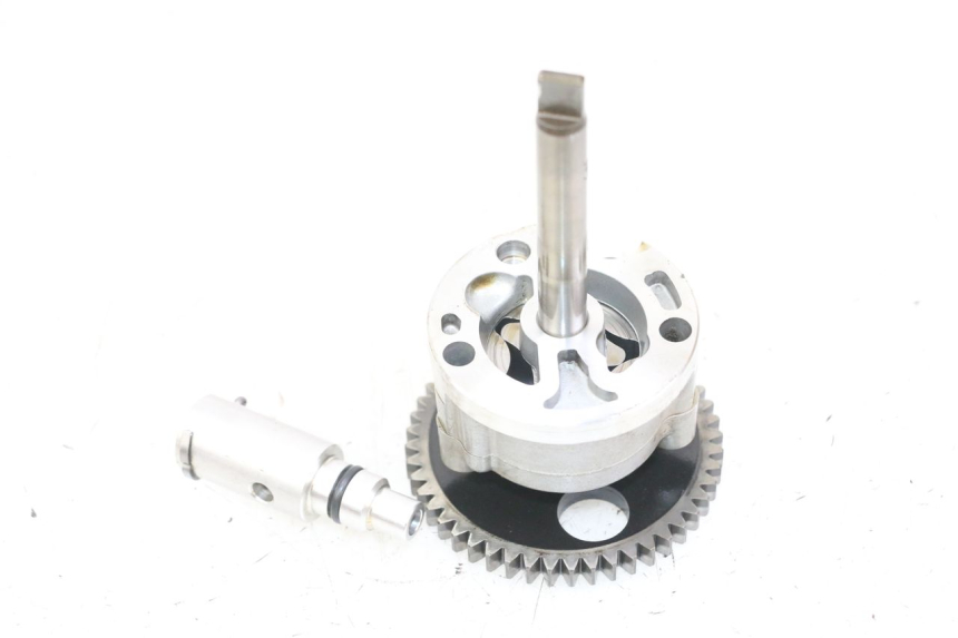 photo de POMPE A HUILE YAMAHA FZS FAZER 600 (2001 - 2003) - Autre angle de vue