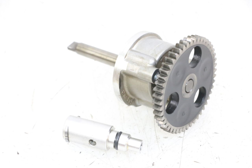 photo de POMPE A HUILE YAMAHA FZS FAZER 600 (2001 - 2003) - Gros plan technique