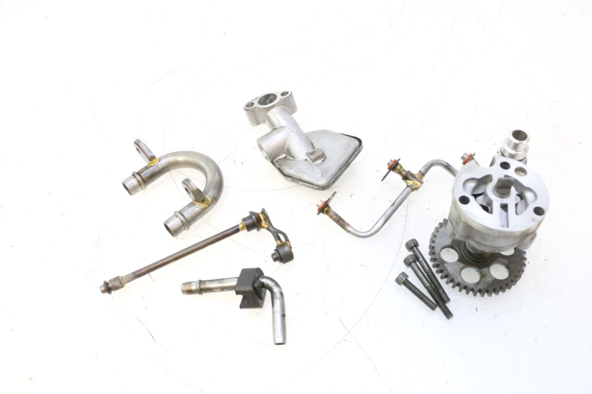 photo de POMPE A HUILE YAMAHA YZF R GENESIS 750 (1993 - 1998) - Détail de la pièce