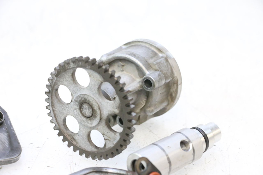 photo de POMPE A HUILE YAMAHA YZF R GENESIS 750 (1993 - 1998) - Points de fixation