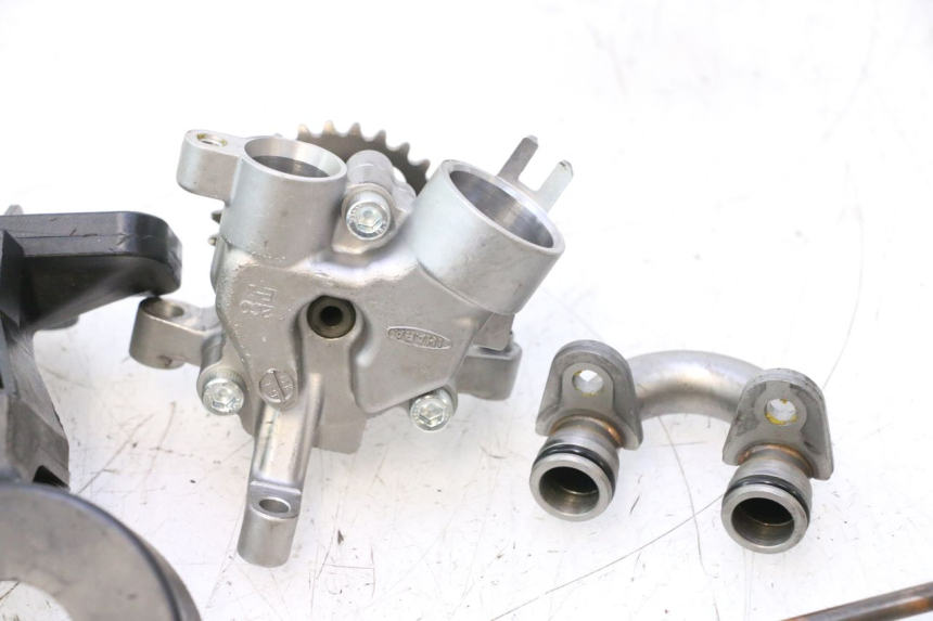 photo de POMPE A HUILE YAMAHA YZF R6 600 (2008 - 2009) - Marquages et références