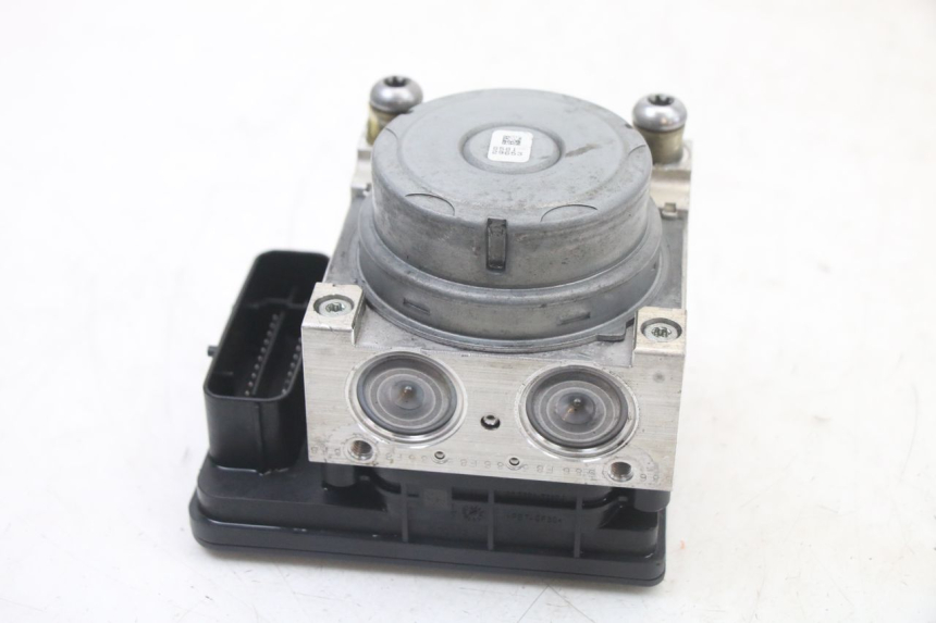 photo de POMPE ABS  BMW S RR ABS S1000RR 1000 (2015 - 2018) - Vue d’ensemble