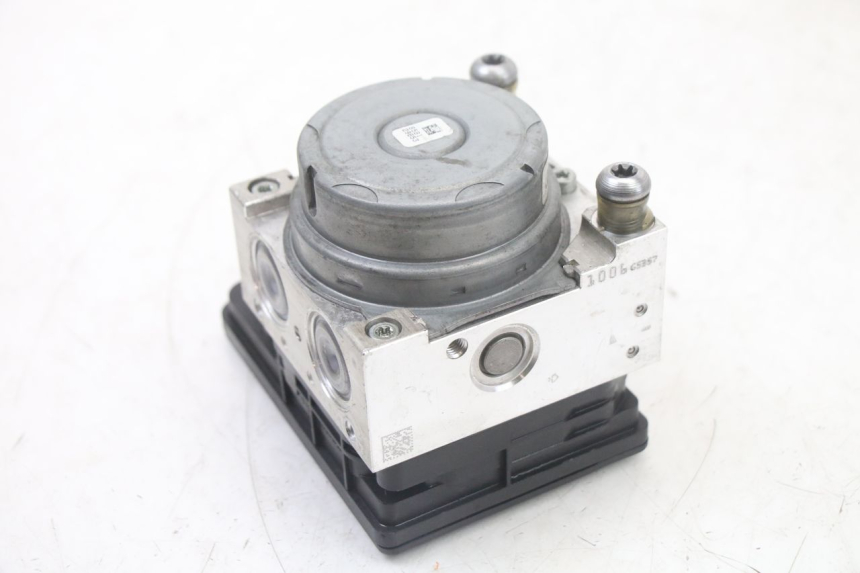 photo de POMPE ABS  BMW S RR ABS S1000RR 1000 (2015 - 2018) - Points de fixation