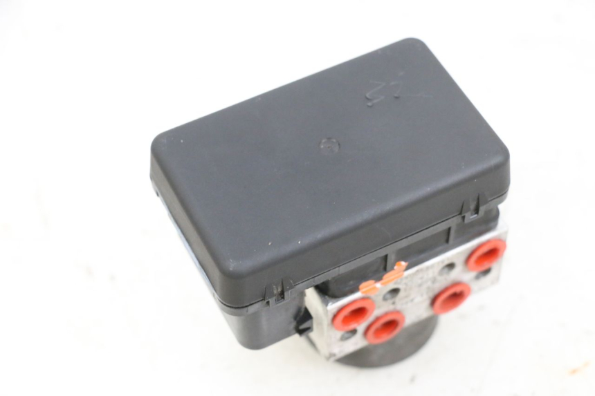 photo de POMPE ABS  SUZUKI BURGMAN 650 (2013 - 2020) - Autre angle de vue