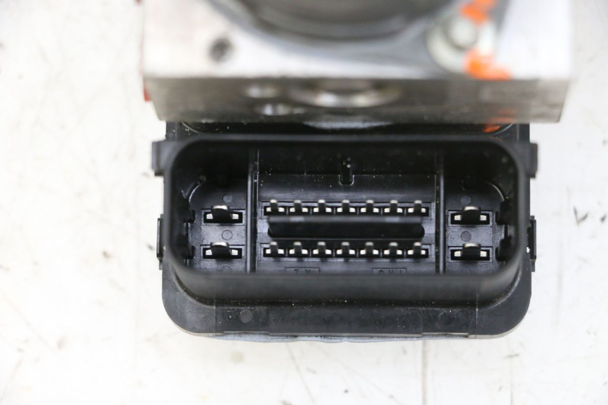 photo de POMPE ABS  SUZUKI BURGMAN 650 (2013 - 2020) - Vue d’ensemble