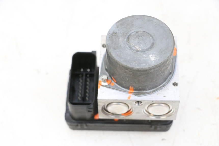 photo de POMPE ABS  SUZUKI BURGMAN 650 (2013 - 2020) - État de surface