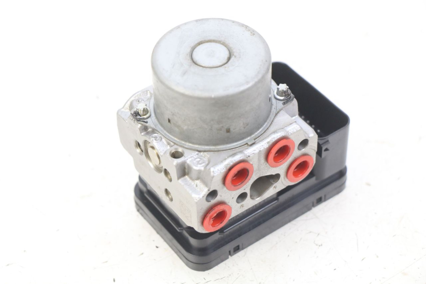 photo de POMPE ABS HONDA CB R 1000 (2018 - 2023) - Détail de la pièce