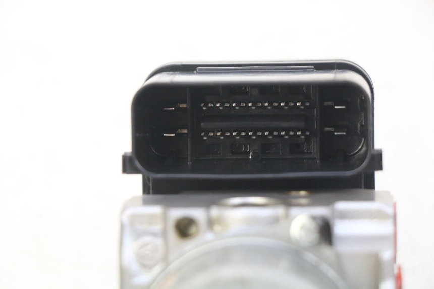 photo de POMPE ABS HONDA CB R 1000 (2018 - 2023) - Zoom état d’usage