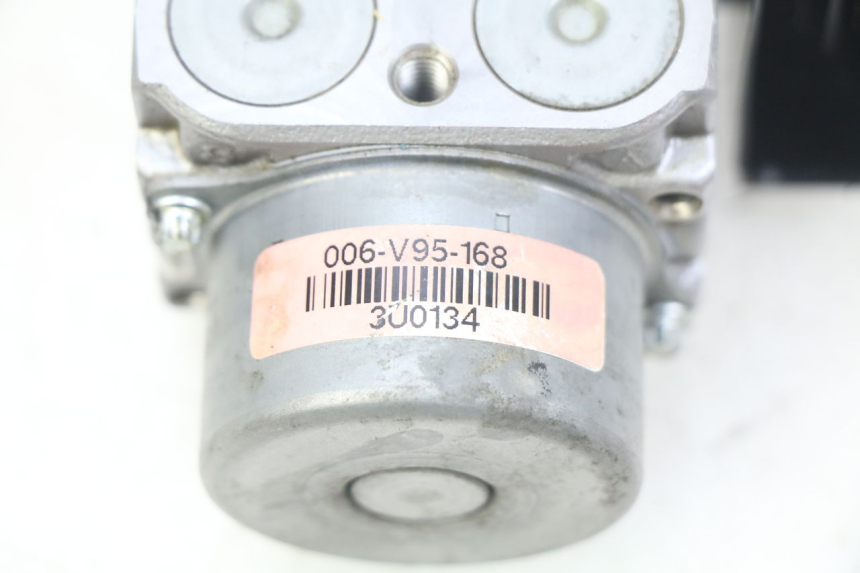 photo de POMPE ABS HONDA CB R 1000 (2018 - 2023) - Pièce contrôlée