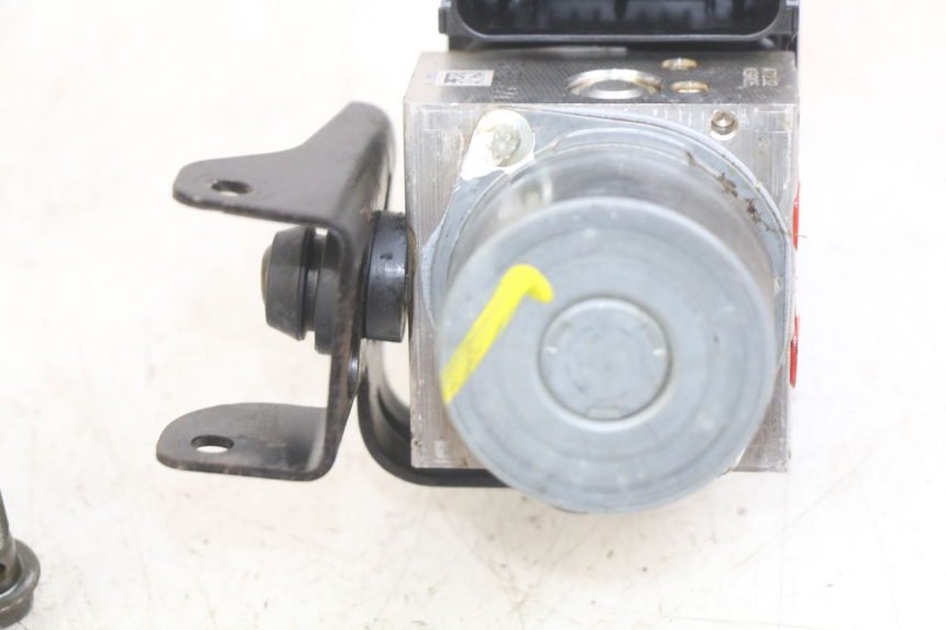 photo de POMPE ABS KYMCO DOWNTOWN ABS 125 (2015 - 2017) - Points de fixation