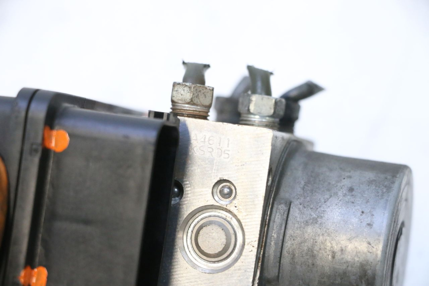 photo de POMPE ABS KAWASAKI ER-6 ER6 F ABS 650 (2012 - 2016) - Zoom état d’usage