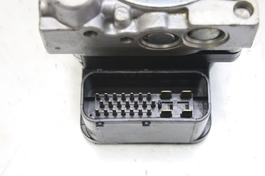 photo de POMPE ABS HONDA FES S-WING SWING ABS 125 (2007 - 2015) - Vue d’ensemble