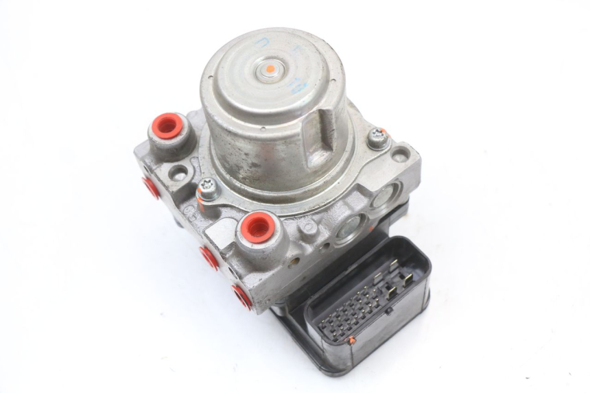 photo de POMPE ABS HONDA FES S-WING SWING ABS 125 (2007 - 2015) - Détail de la pièce