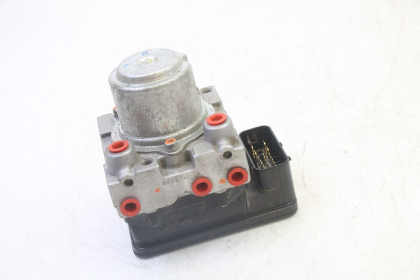 photo de POMPE ABS HONDA FES S-WING SWING ABS 125 (2007 - 2015) - Autre angle de vue