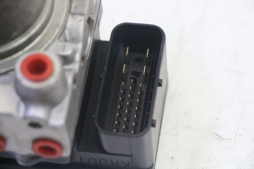 photo de POMPE ABS HONDA FES S-WING SWING ABS 125 (2007 - 2015) - Zoom état d’usage