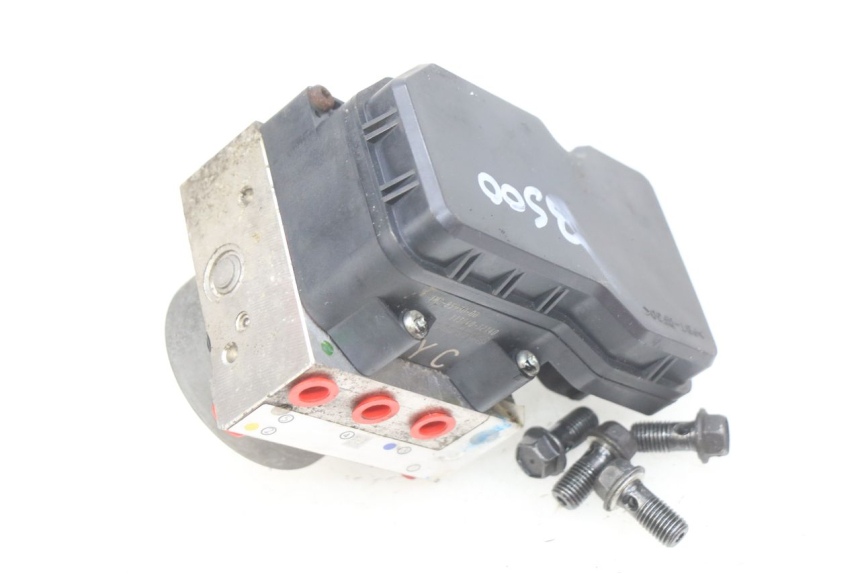 photo de POMPE ABS YAMAHA FJR ABS 1300 (2016 - 2020) - Gros plan technique