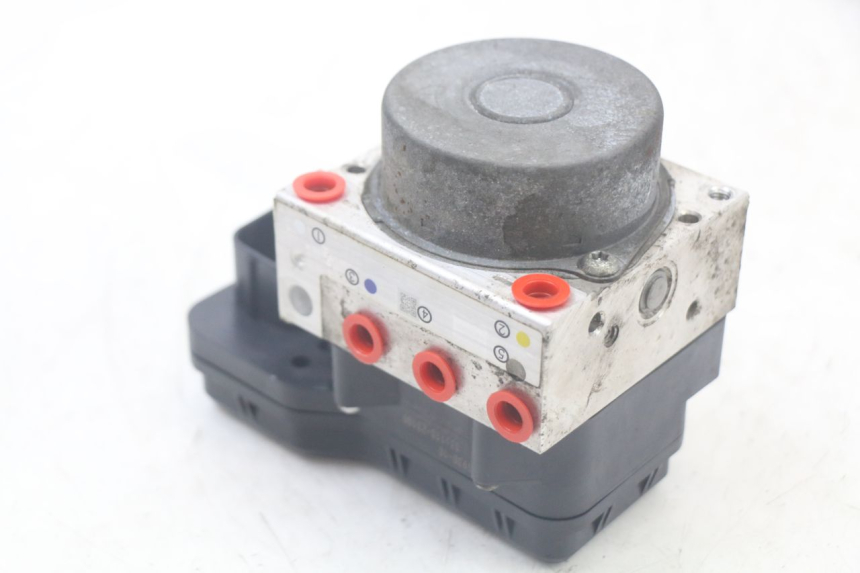 photo de POMPE ABS YAMAHA FJR ABS 1300 (2006 - 2012) - Vue d’ensemble